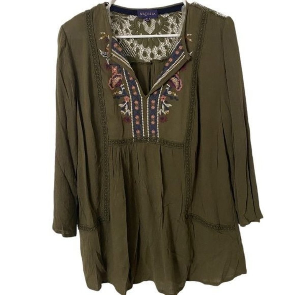 Artesia Boho Top Size Medium Olive Color